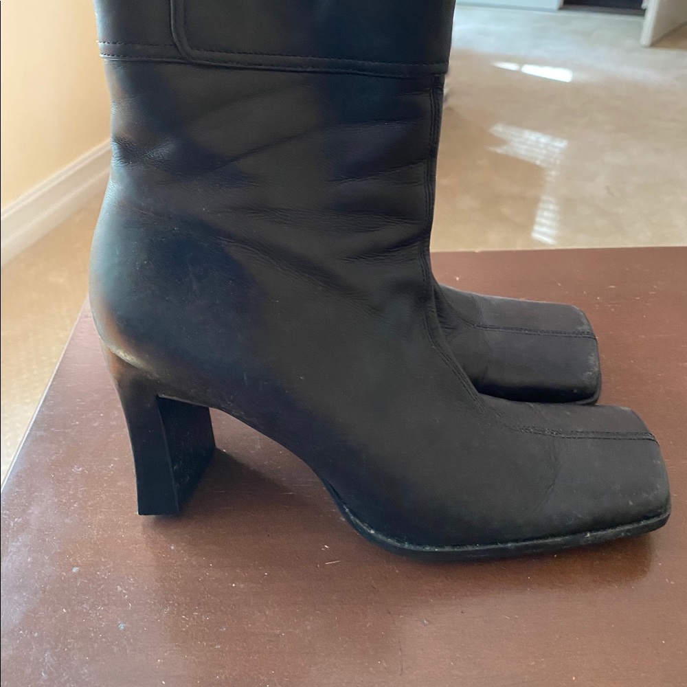 Ankle high leather boots
